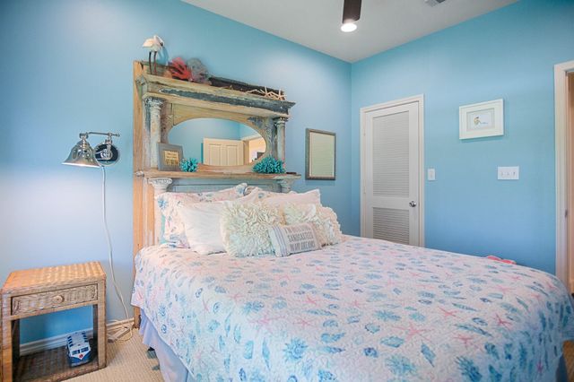 122 Ocean View Drive, Crystal Beach, TX 77650