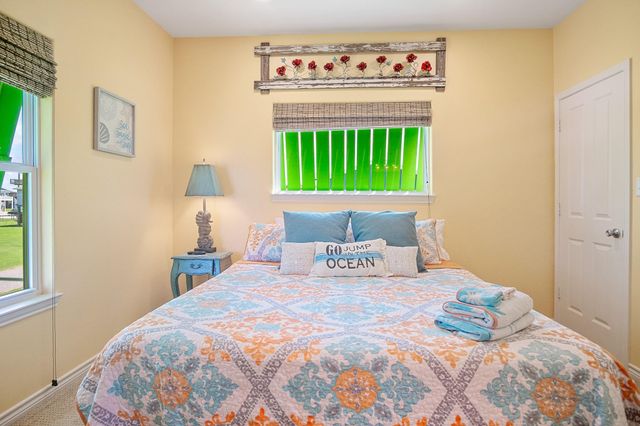 122 Ocean View Drive, Crystal Beach, TX 77650