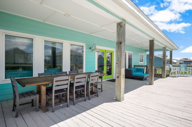 122 Ocean View Drive, Crystal Beach, TX 77650