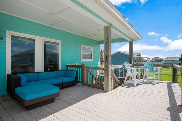 122 Ocean View Drive, Crystal Beach, TX 77650