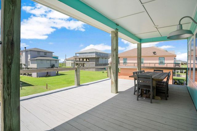 122 Ocean View Drive, Crystal Beach, TX 77650