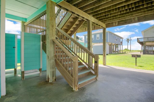 122 Ocean View Drive, Crystal Beach, TX 77650