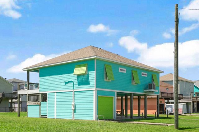 122 Ocean View Drive, Crystal Beach, TX 77650