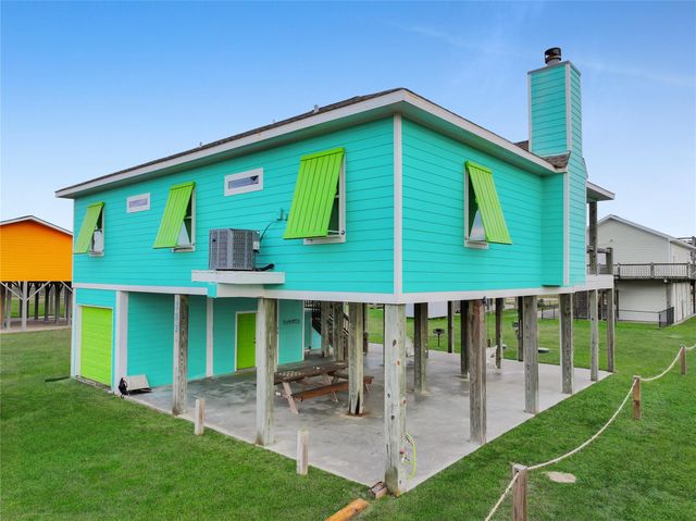 122 Ocean View Drive, Crystal Beach, TX 77650