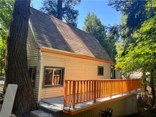 719 Woodland, Crestline, CA 92325