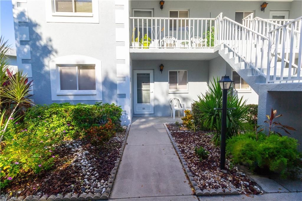 8200 Summerlin Village CIR 101, FORT MYERS, FL 33919 — exterior