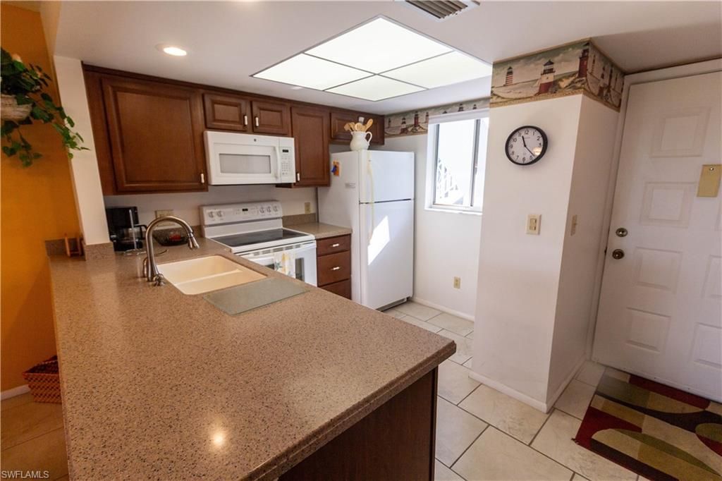 8200 Summerlin Village CIR 101, FORT MYERS, FL 33919 — photo 4