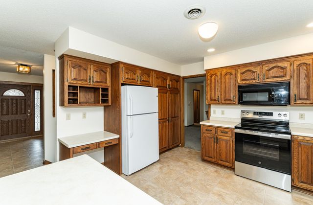 4400 Manor View Drive NW, Rochester, MN 55901