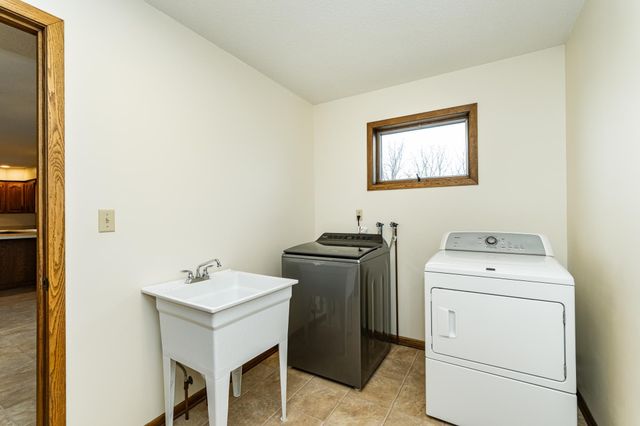 4400 Manor View Drive NW, Rochester, MN 55901