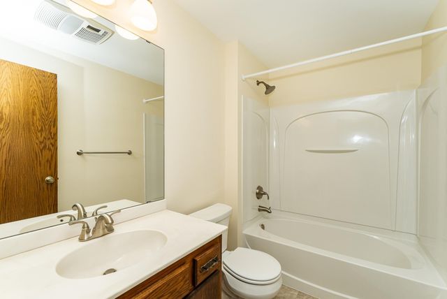 4400 Manor View Drive NW, Rochester, MN 55901