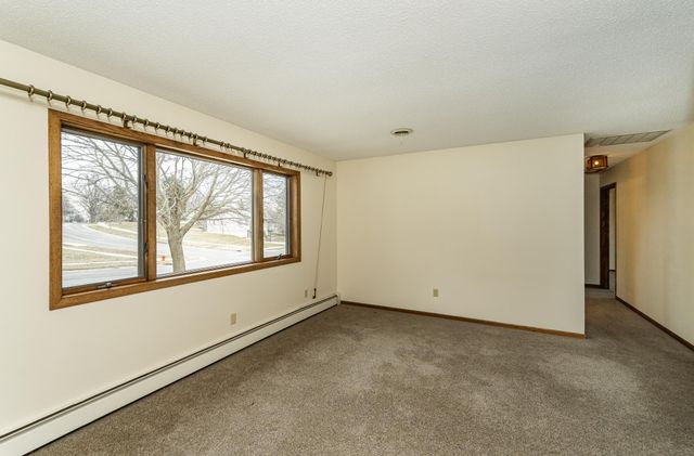 4400 Manor View Drive NW, Rochester, MN 55901