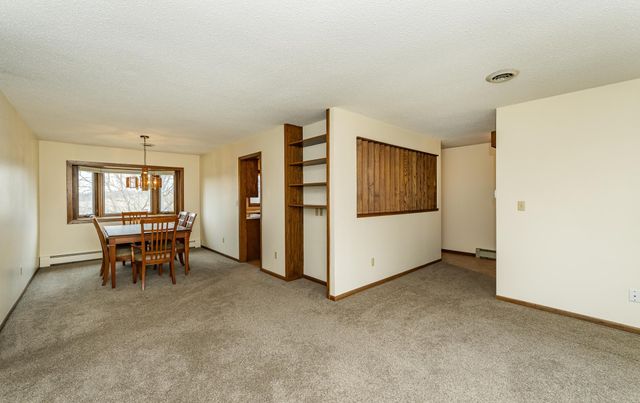 4400 Manor View Drive NW, Rochester, MN 55901