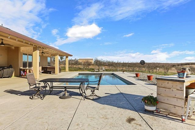 10393 Bradbury Rd, Ballico, CA 95303