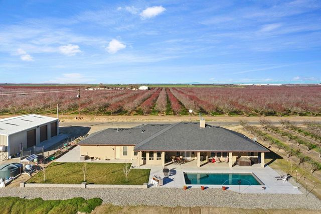 10393 Bradbury Rd, Ballico, CA 95303