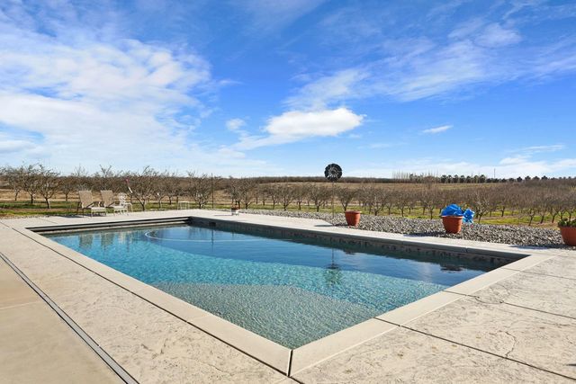 10393 Bradbury Rd, Ballico, CA 95303