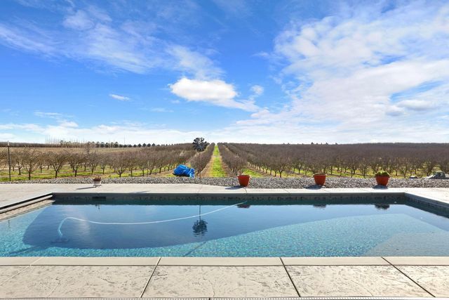 10393 Bradbury Rd, Ballico, CA 95303