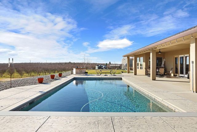 10393 Bradbury Rd, Ballico, CA 95303