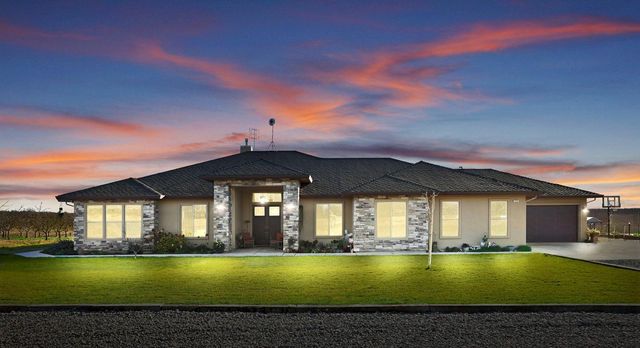 10393 Bradbury Rd, Ballico, CA 95303