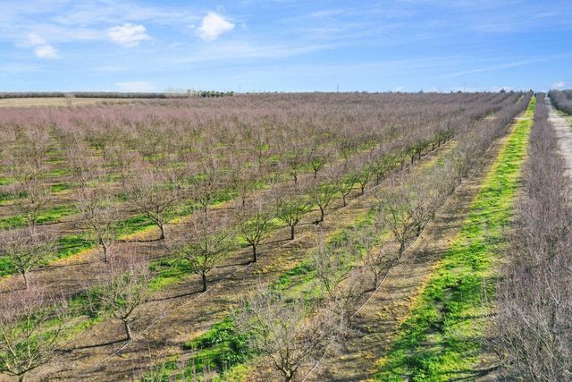 10393 Bradbury Rd, Ballico, CA 95303