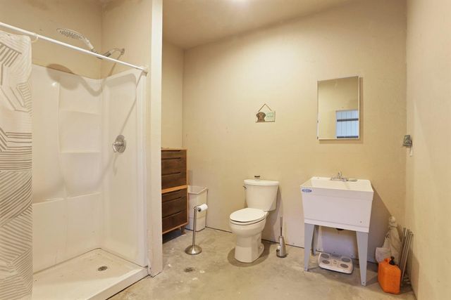 10393 Bradbury Rd, Ballico, CA 95303