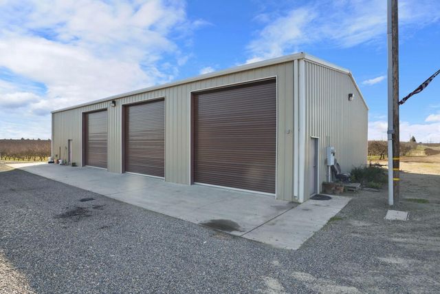 10393 Bradbury Rd, Ballico, CA 95303