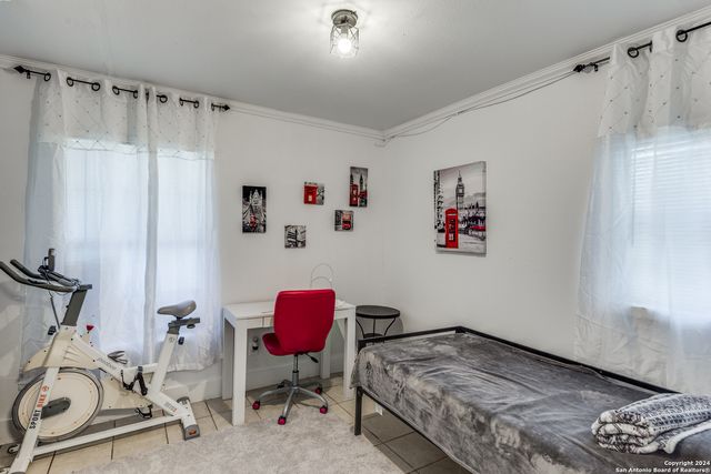 1002 LEE HALL, San Antonio, TX 78201