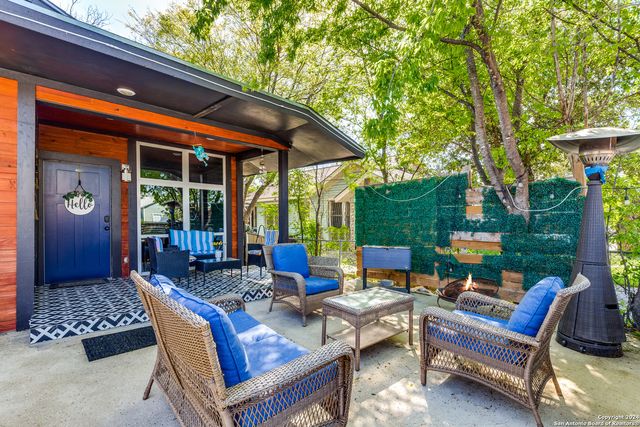 1002 LEE HALL, San Antonio, TX 78201