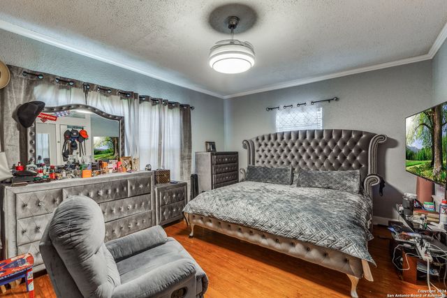 1002 LEE HALL, San Antonio, TX 78201