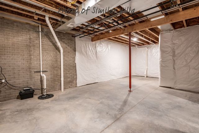 616 N 15TH Street N, Leclaire, IA 52753