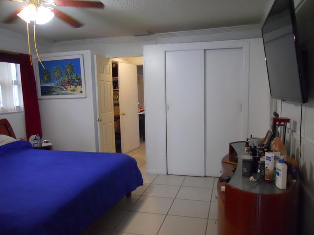 3290 NE 10th Avenue, Oakland Park, FL 33334