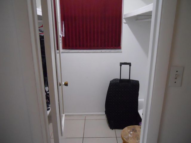 3290 NE 10th Avenue, Oakland Park, FL 33334