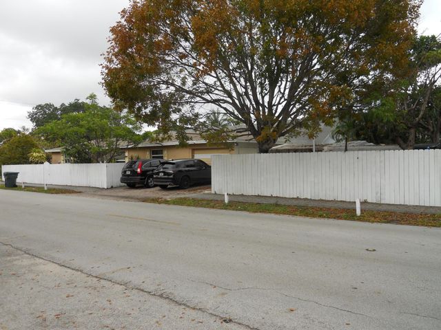 3290 NE 10th Avenue, Oakland Park, FL 33334