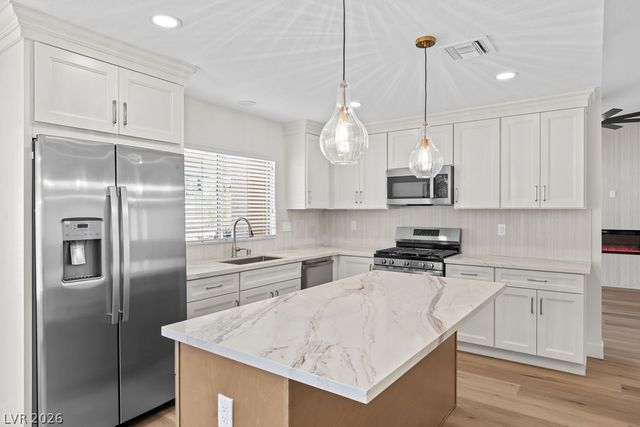 2821 Tumble Brook Drive, Las Vegas, NV 89134