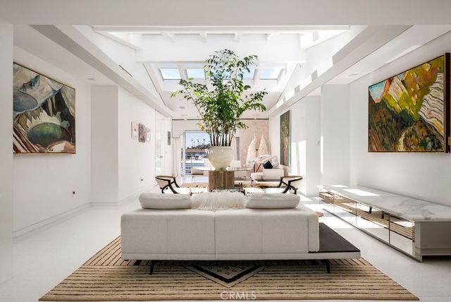 87 Linda, Newport Beach, CA 92660