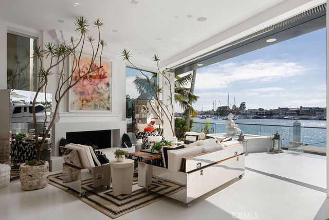 87 Linda, Newport Beach, CA 92660
