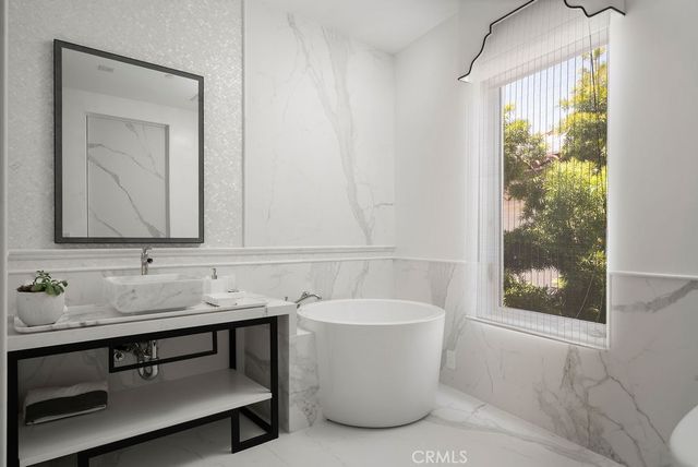 87 Linda, Newport Beach, CA 92660