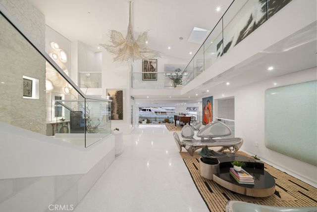 87 Linda, Newport Beach, CA 92660