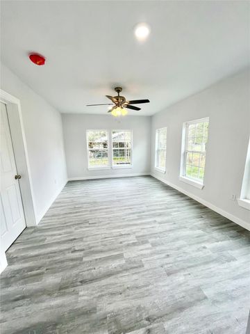 1785 S Byrd Avenue, Shepherd, TX 77371