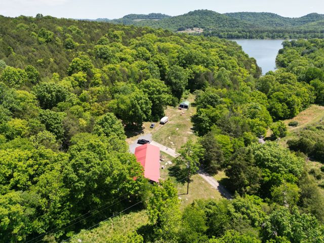 133 Cook Ln, Gainesboro, TN 38562