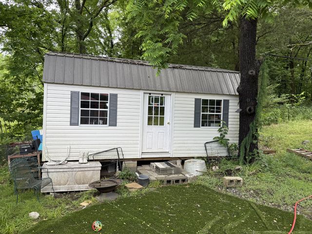 133 Cook Ln, Gainesboro, TN 38562