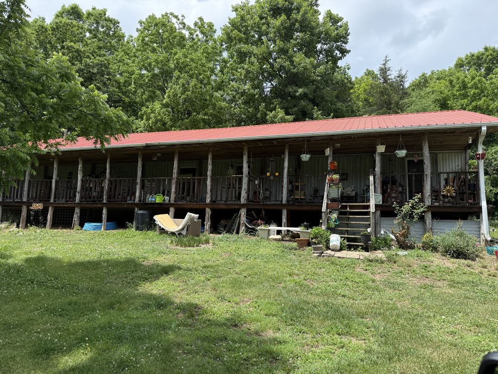 133 Cook Ln, Gainesboro, TN 38562