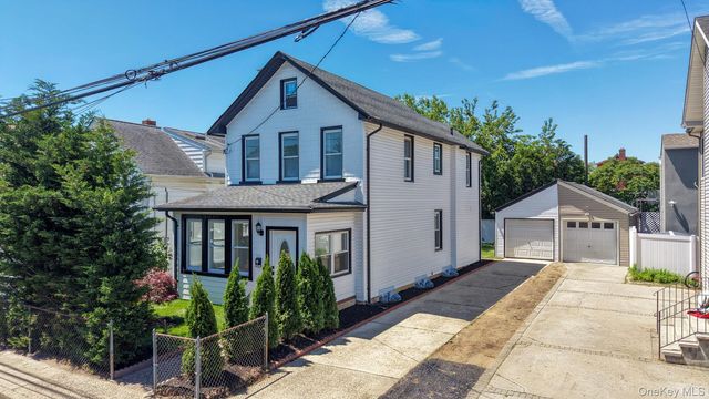 55 Hartwell Place, Woodmere, NY 11598
