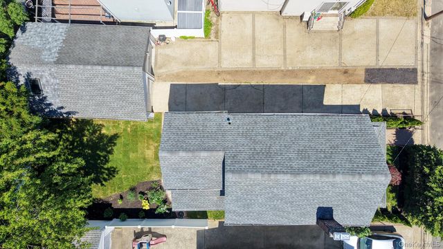 55 Hartwell Place, Woodmere, NY 11598