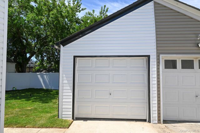 55 Hartwell Place, Woodmere, NY 11598