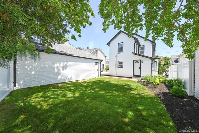 55 Hartwell Place, Woodmere, NY 11598