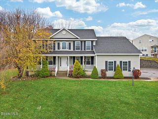 9 Mallards Lndg N, Waterford, NY 12188