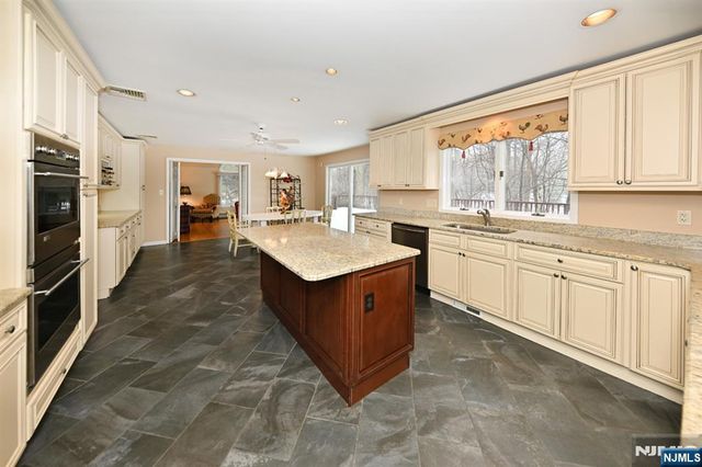 513 Lydia Lane, Wyckoff, NJ 07481