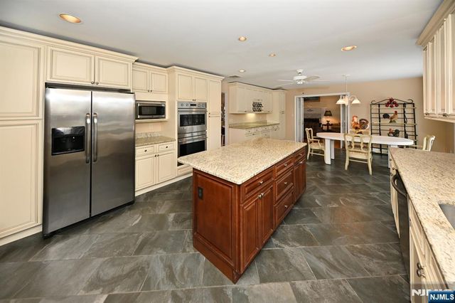 513 Lydia Lane, Wyckoff, NJ 07481