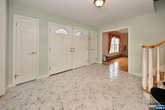 513 Lydia Lane, Wyckoff, NJ 07481