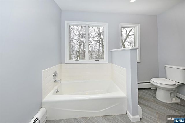 513 Lydia Lane, Wyckoff, NJ 07481